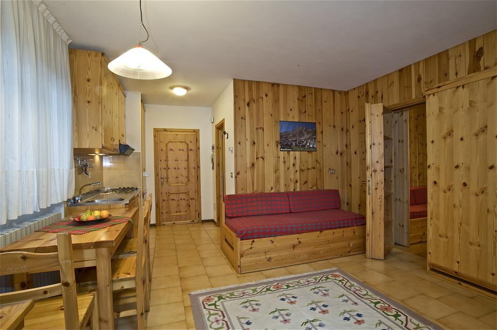 Residence Raffaella Santa Caterina Valfurva Ruang foto