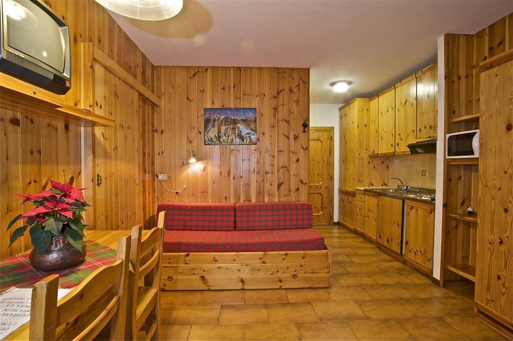 Residence Raffaella Santa Caterina Valfurva Ruang foto