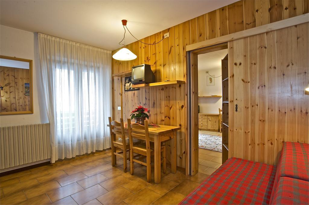 Residence Raffaella Santa Caterina Valfurva Ruang foto